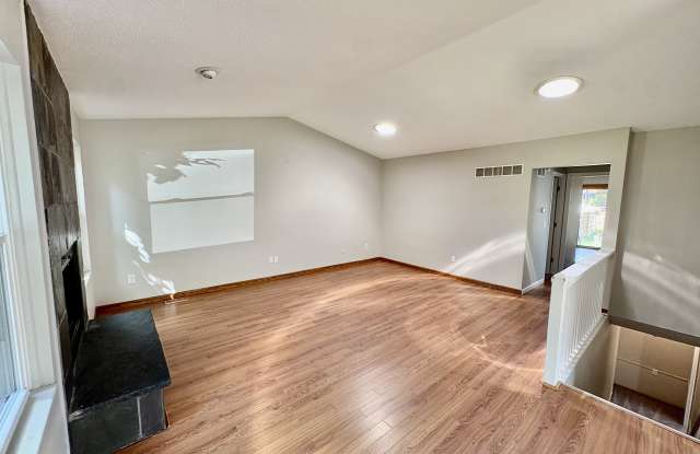 4 Shining Rock Drive - B Gallery 1