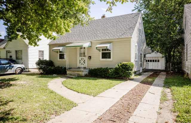 Very nice three bedroom home with upstairs loft available for rent! photos photos