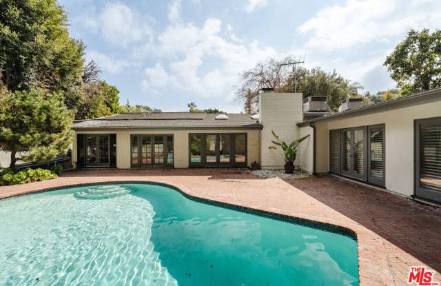 15649 Woodfield Pl - 15649 Woodfield Place, Los Angeles, CA 91403