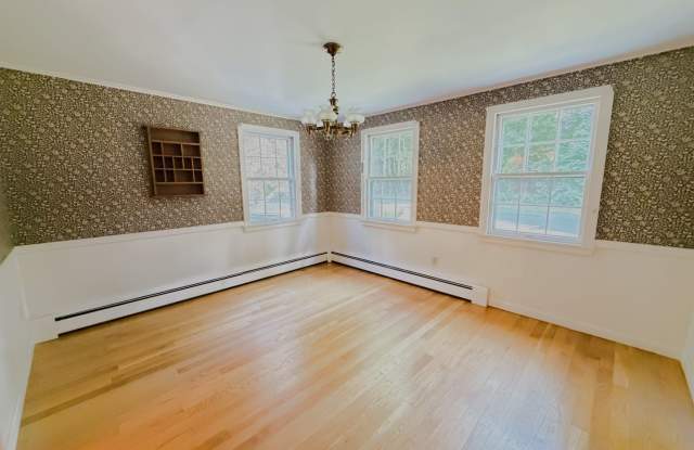 Beautiful 3-Bedroom Single-Family Home for Rent in Dalton, MA Gallery 4