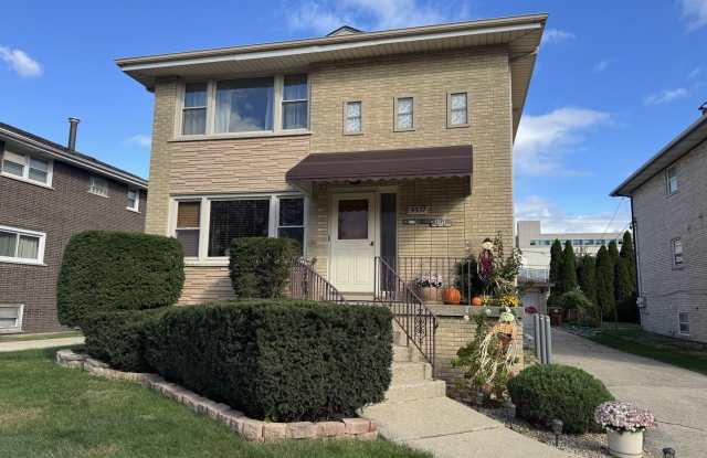 9337 S Kolmar Avenue Gallery 1
