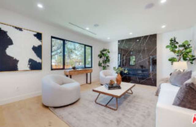 1824 Stearns Drive Gallery 3