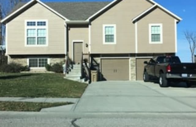 418 Wiltshire Drive - 418 Wiltshire Dr, Raymore, MO 64083