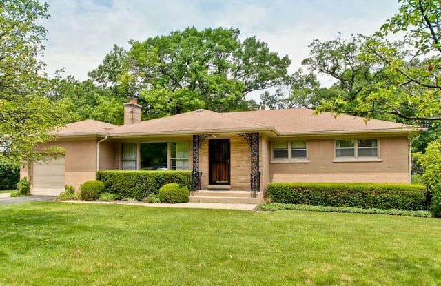 890 Old Elm Road - 890 Old Elm Road, Lake Forest, IL 60045