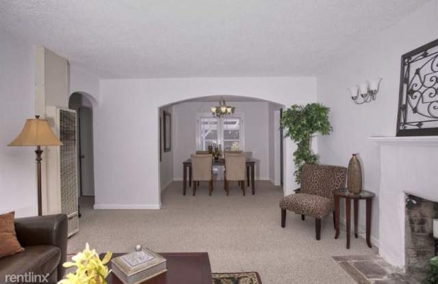 5 Friendly Court Gallery 2