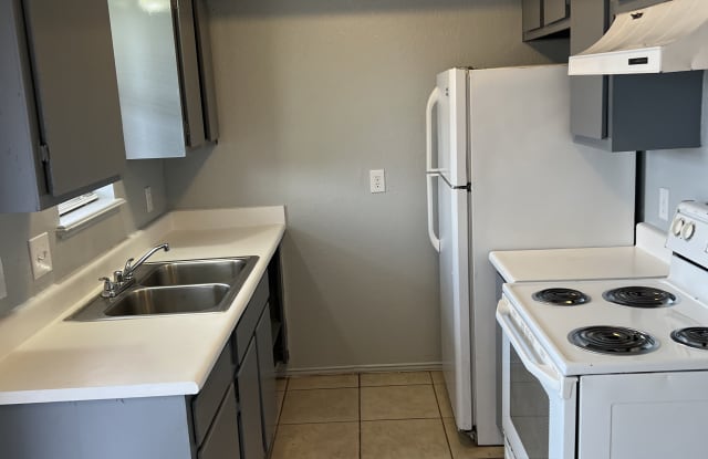 4717 N 11th St - 4717 N 11th St, McAllen, TX 78504
