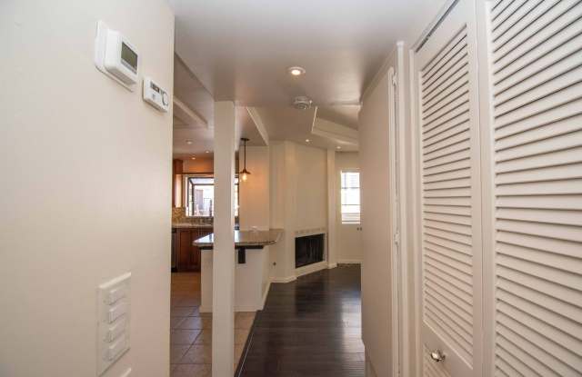 Updated North Park 2 Bedroom Home With Garage and In Unit W/D Gallery 4