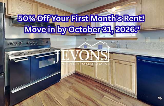 Cozy 3 Bedroom/1.5 Bath home in a walkable neighborhood - W/D included, Attached garage and private fenced backyard Gallery 1