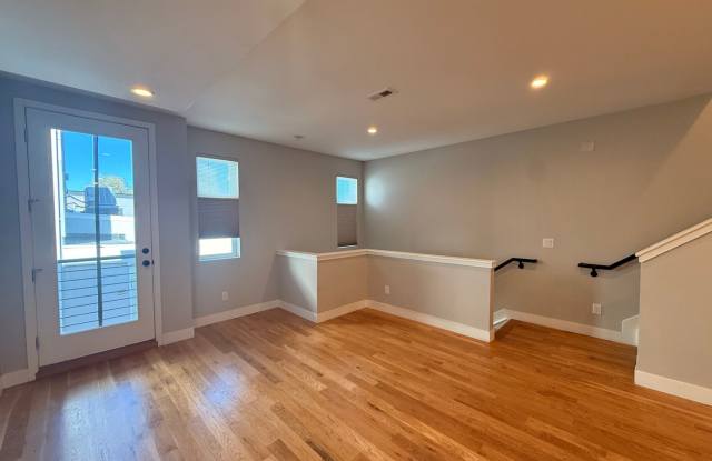 Modern West Colfax Townhome with Rooftop Views & Easy Access to Sloan’s Lake Gallery 4