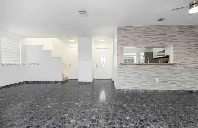 9044 Southwest 148th Court Gallery 4