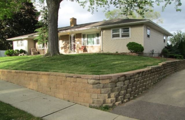 4808 Camden Rd - 4808 Camden Road, Madison, WI 53716