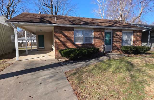 2 Bedroom house! Great Location! $895 photos photos