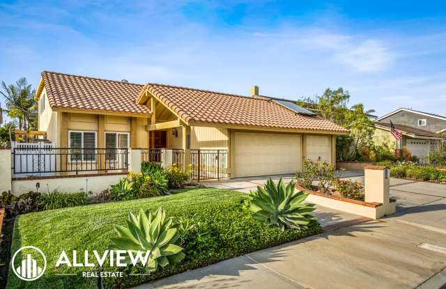 *Move-In Special: $1000 OFF One Month’s Rent!* Beautiful 5 Bed, 3 Bath Available In Huntington Beach Gallery 4