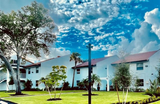 706 SW 81st Ter - 706 Southwest 81st Terrace, North Lauderdale, FL 33068