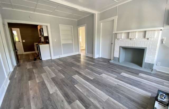 215 Ronnoc Lane - 2-E Gallery 4