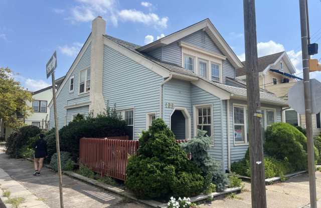 123 N Melbourne Street Gallery 2