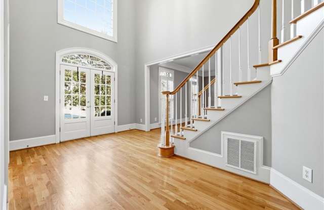 5020 Greatwood Lane Gallery 4