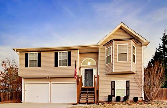 792 Twin Oaks Lane Gallery 2