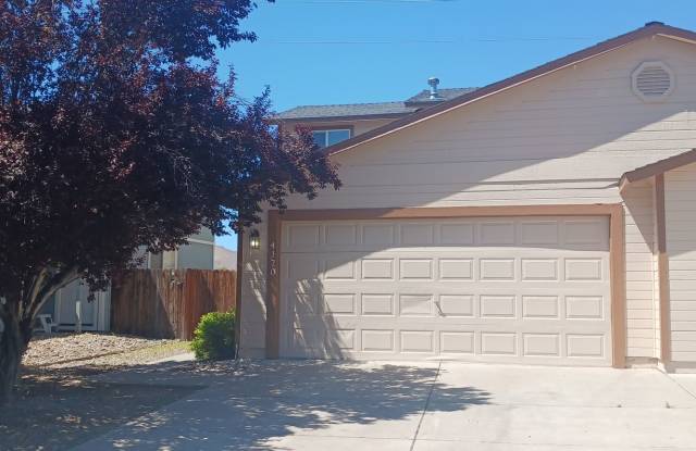 Duplex with Two Car Garage photos photos