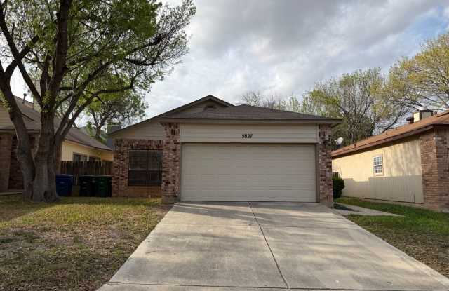 NICE 3 BR IN NEISD W/ WOOD VINYL COMPOSITION FLOORING*HIGH CEILINGS*FIREPLACE IN LIVING ROOM MAKES THIS A GREAT PLACE TO SETTLE DOWN WITH THE FAMILY*COVERED PATIO*EASY ACCESS TO RANDOLPH AFB OR FT. SAM photos photos