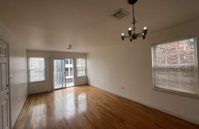 141 SOUTH ST Gallery 3