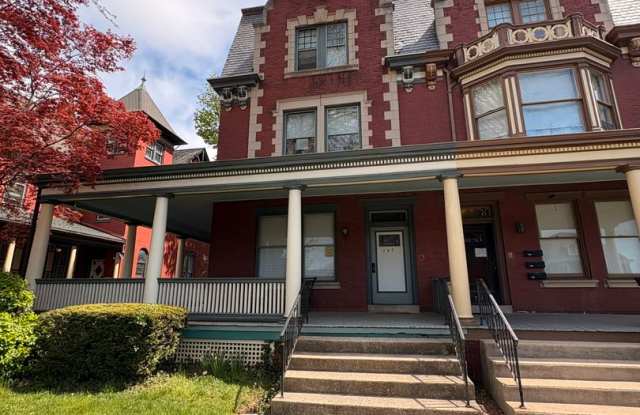 727 S George Street photos photos