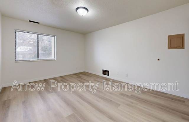 201 E Arbor-104E Gallery 3