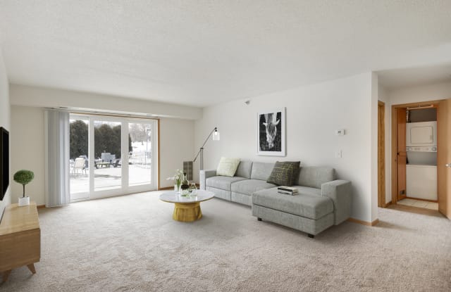 Pebblebrook Court Gallery 4