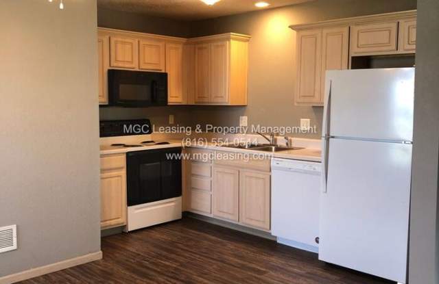 1023 Garden Drive - 1023 Garden Drive, Harrisonville, MO 64701