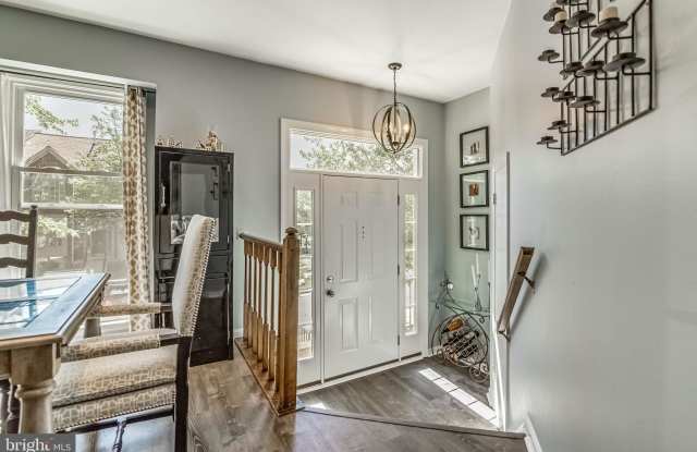 21704 LEATHERLEAF CIRCLE Gallery 2