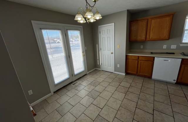 Large 3 bedroom/2.5 bathroom Duplex Gallery 4