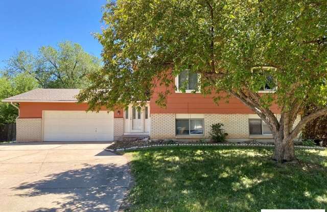 Wonderful Home in Campus West! photos photos