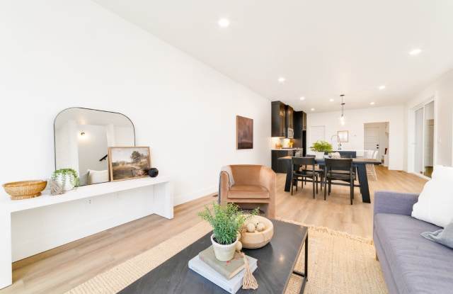 Low Maintenance Meridian Townhome! photos photos