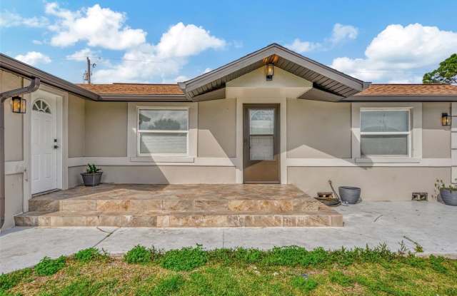 **THE RENT INCLUDES GROUNDS CARE, WATER AND ELECTRIC! ** BEAUTIFUL 2 BEDROOM 1 BATHROOM TRIPLEX LOCATED MINUTES FROM THE WARM MINERAL SPRINGS! photos photos **THE RENT INCLUDES GROUNDS CARE, WATER AND ELECTRIC! ** BEAUTIFUL 2 BEDROOM 1 BATHROOM TRIPLEX LOCATED MINUTES FROM THE WARM MINERAL SPRINGS! photos photos