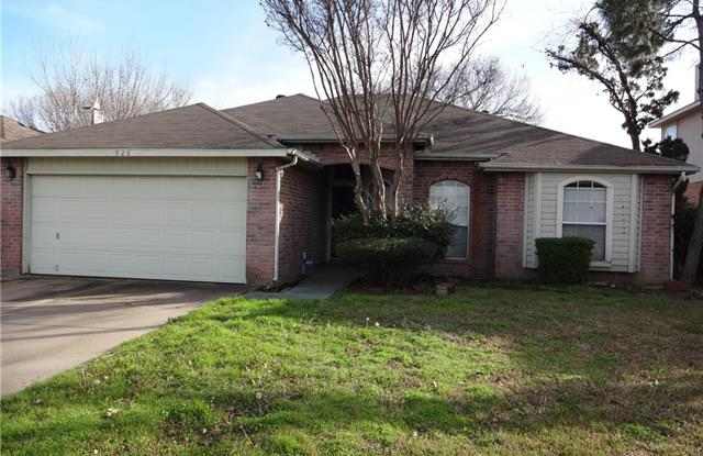926 Tennis Villa Drive - 926 Tennis Villa Drive, Arlington, TX 76017