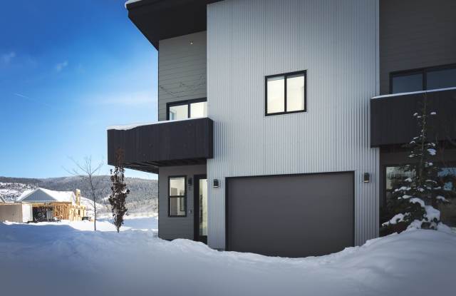 Fully Furnished - 2 bedroom / 2.5 unit in Victor with Garag photos photos