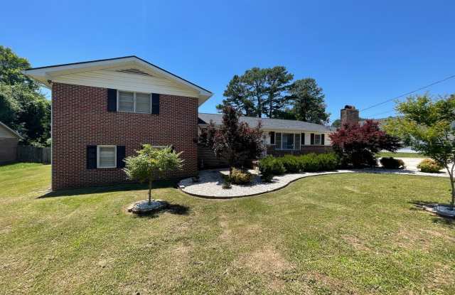 Large 5/3 Brick House in West Rome- $1,795 Gallery 3