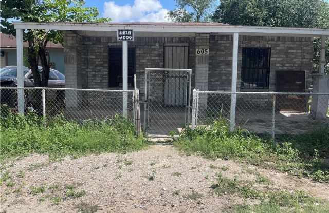 605 E Hawk Avenue photos photos