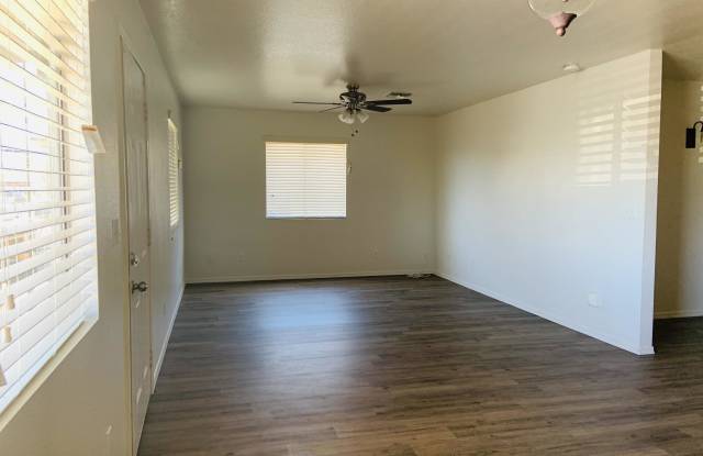 11609 N 80TH Avenue Gallery 2