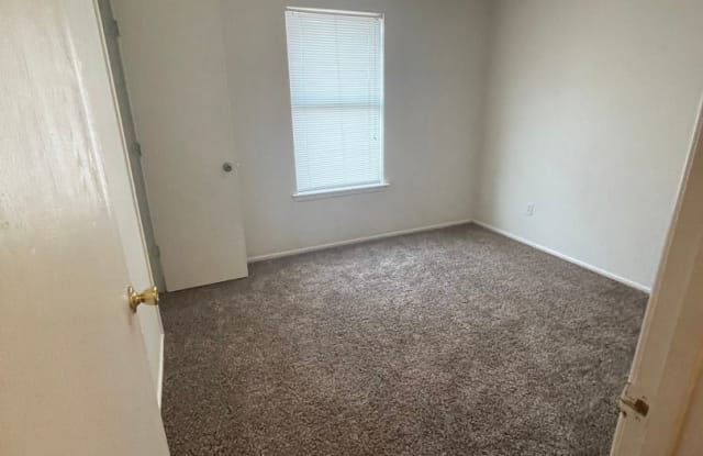 605 kiva - 605 East Kiva Street, Hobbs, NM 88240