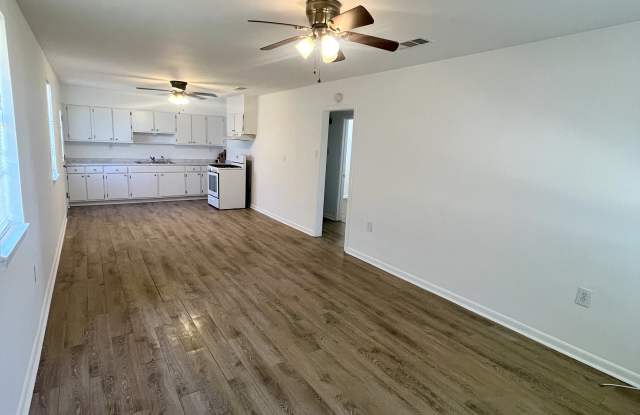 905 Phlox Ave photos photos