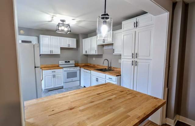 4 Bedroom House in Southside Flats! Tons of living space! Available August 15th! FREE FIRST MONTH RENT! photos photos