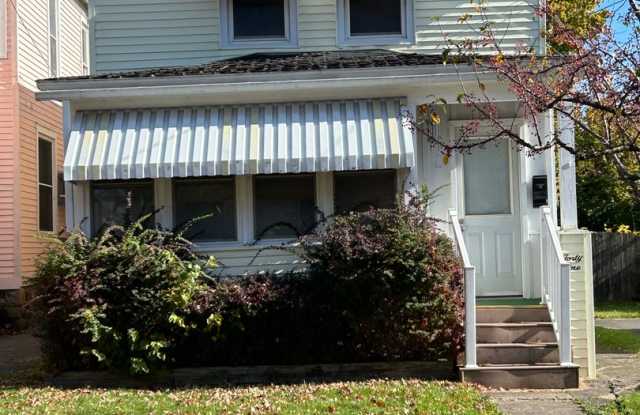 Spacious 4 bedroom Oswego Home!! Gallery 1