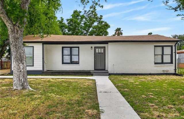1704 Redwood Avenue photos photos