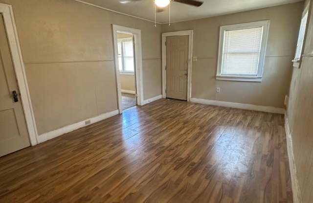 1112 S Hayden Duplex Gallery 4