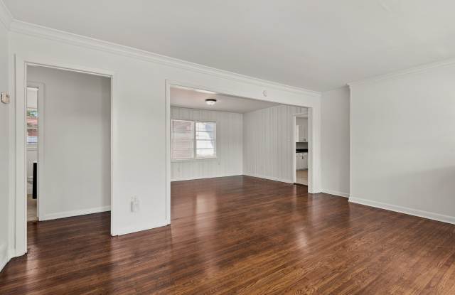 3921 Royal Oaks Dr Gallery 3