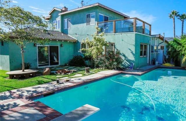 245 Surf Place Gallery 3