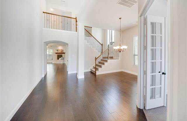 5413 Fringetree Drive Gallery 2