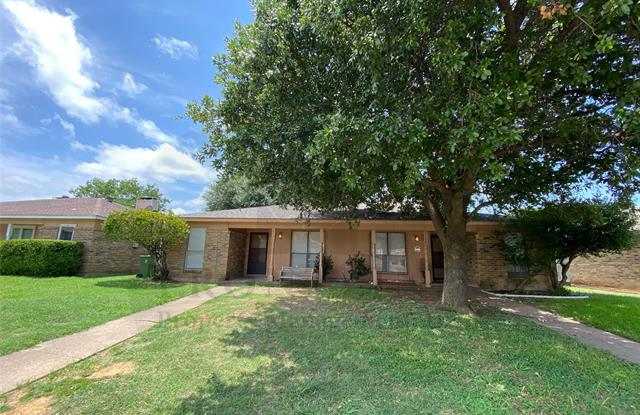 2730 Westchester Drive - 2730 Westchester Dr, Arlington, TX 76015