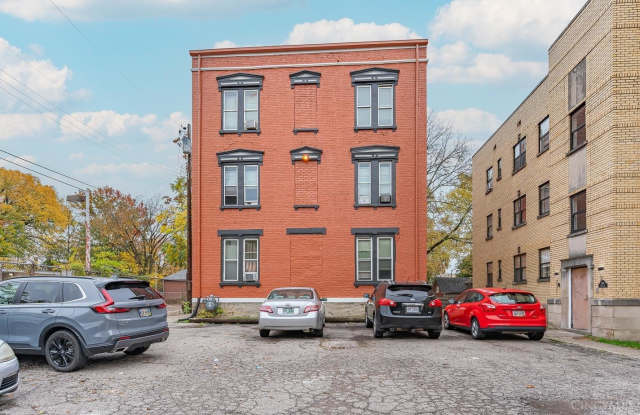 2338 Kemper Lane Gallery 2
